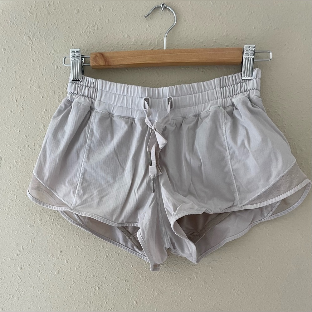 Lululemon Hotty Hot Short II Womens Size 6 Gym Training Running Athletic Gray